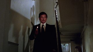 Dominique still 5