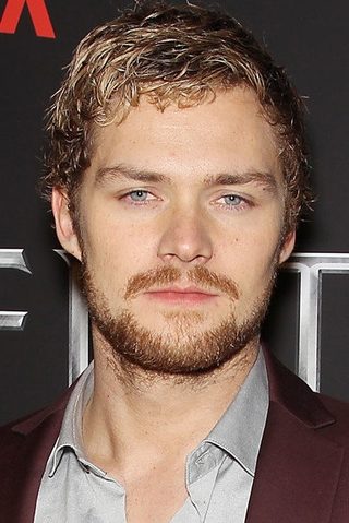 Finn Jones, photo 1 of 3