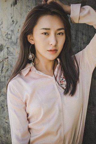 Lily Ji, photo 3 of 3