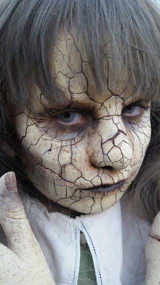 La Niña De La Mina still 3