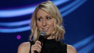 Nikki Glaser: Perfect still 3