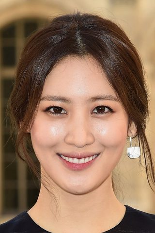 Claudia Kim, photo 3 of 3