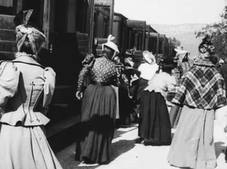The Arrival of a Train at La Ciotat still 2