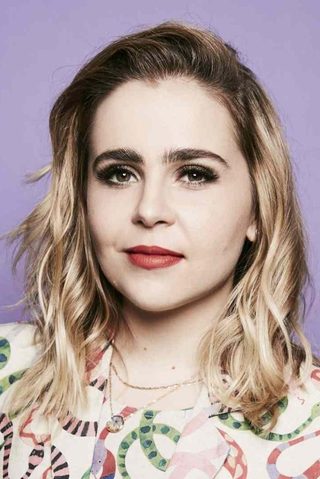 Mae Whitman, photo 1 of 3