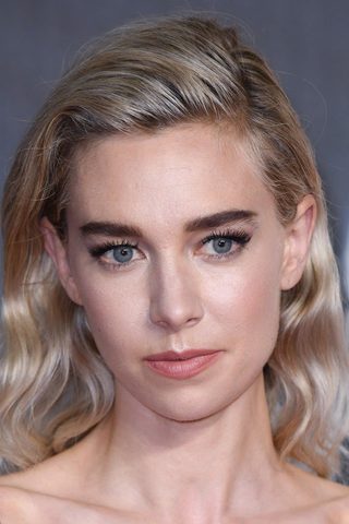 Vanessa Kirby, photo 2 of 3