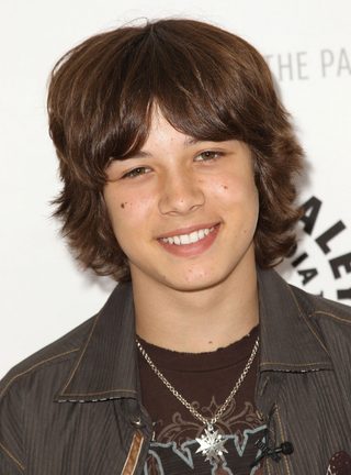 Leo Howard, photo 2 of 3