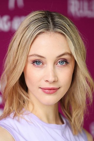Sarah Gadon, photo 3 of 3
