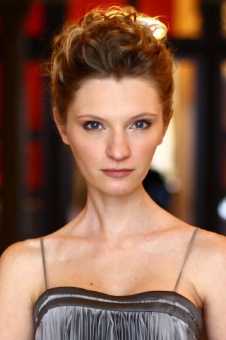 Agata Buzek, photo 1 of 3