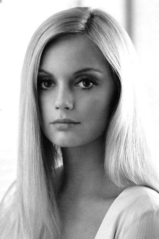 Alexandra Hay, photo 1 of 3
