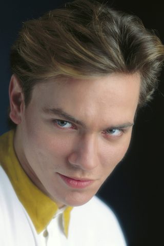 River Phoenix, photo 2 of 3
