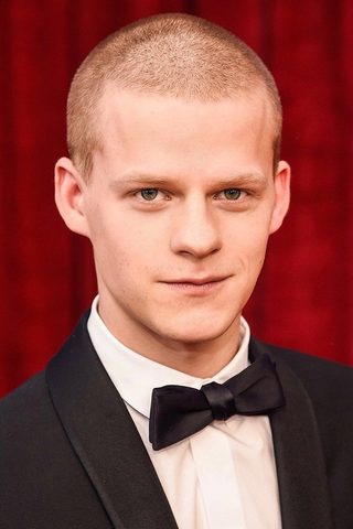 Lucas Hedges, photo 2 of 3