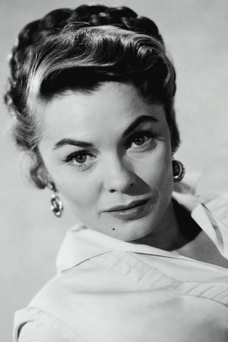 Joanne Dru, photo 3 of 3