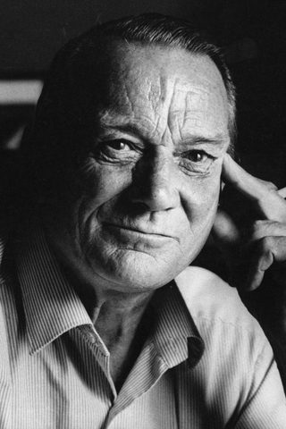 Denholm Elliott, photo 2 of 3