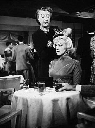 Gentlemen Prefer Blondes still 3