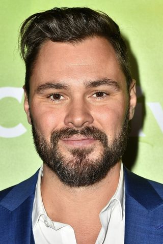 Patrick John Flueger, photo 2 of 3