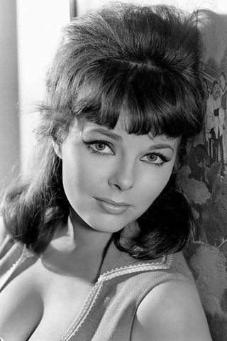 Anne Helm, photo 1 of 3