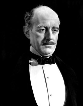 Alec Guinness, photo 2 of 3