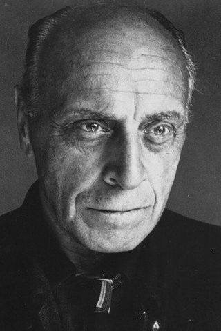 George Coulouris, photo 1 of 3