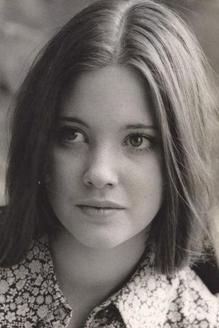Lynne Frederick, photo 1 of 3
