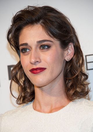 Lizzy Caplan
