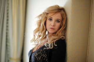 Juno Temple, photo 2 of 3
