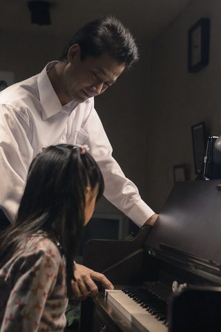 Harmonium still 2
