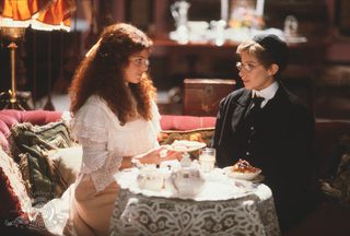 Yentl still 6