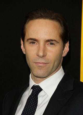 Alessandro Nivola, photo 1 of 3