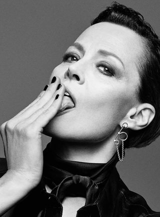 Sigourney Weaver, photo 3 of 3
