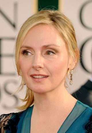 Hope Davis, photo 2 of 3