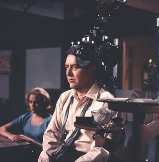 X: The Man with the X-Ray Eyes still 3