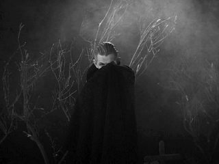 Plan 9 from Outer Space still 5