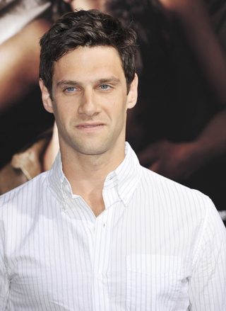 Justin Bartha, photo 3 of 3