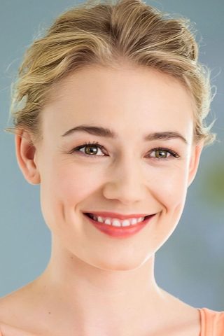 Oksana Akinshina, photo 1 of 3