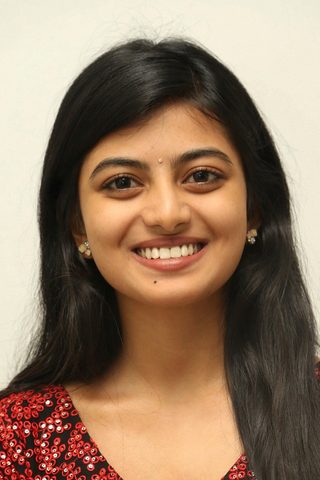 Anandhi, photo 1 of 3