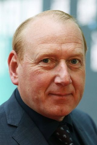 Adrian Scarborough, photo 2 of 3