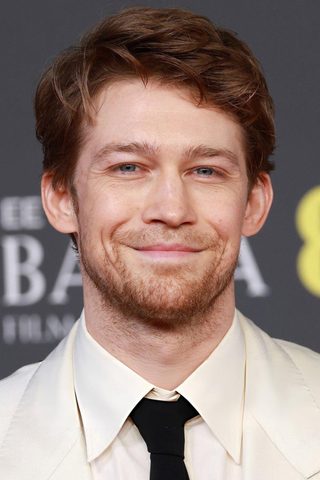 Joe Alwyn, photo 1 of 3