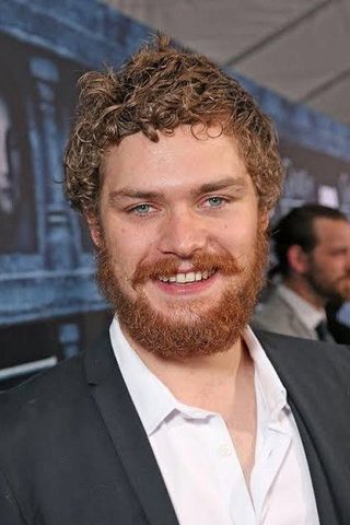 Finn Jones, photo 3 of 3