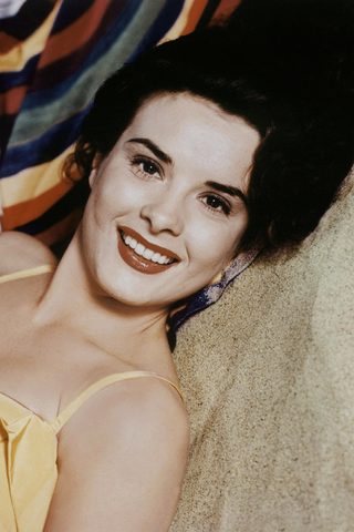 Jean Peters, photo 3 of 3