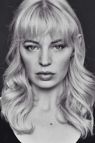 Chloe Farnworth, photo 1 of 3