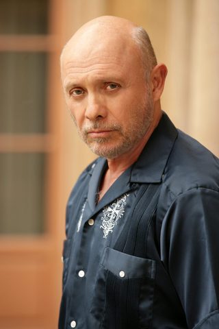 Hector Elizondo, photo 3 of 3