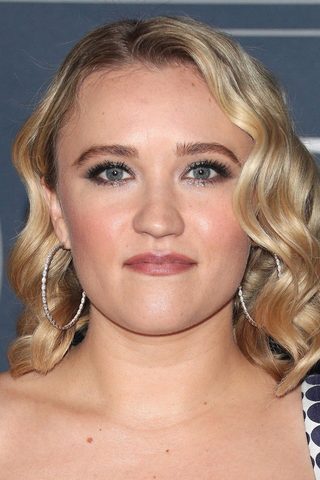 Emily Osment, photo 2 of 3