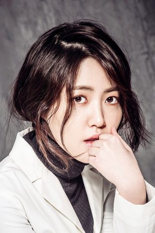 Shim Eun-kyung, photo 1 of 3