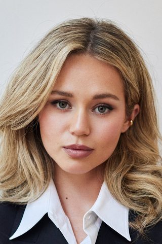 Brec Bassinger, photo 2 of 3