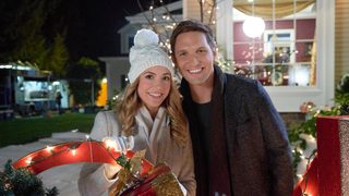 Jingle Around the Clock still 4