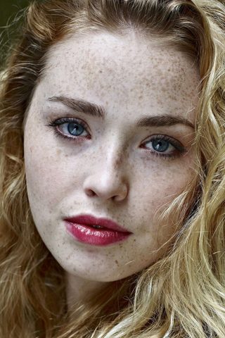 Freya Mavor, photo 1 of 3