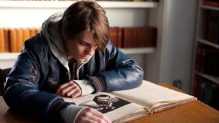 Rufus still 1