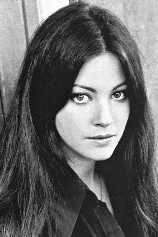 Lynne Frederick, photo 2 of 3