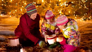 The Christmas Heart still 6