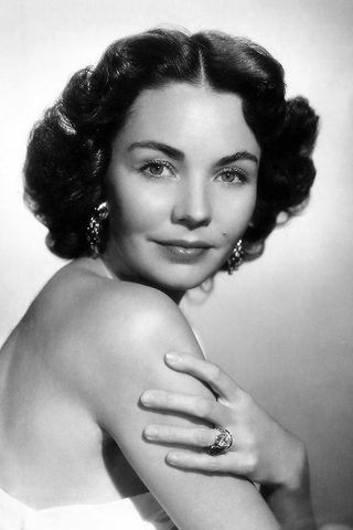 Jennifer Jones, photo 3 of 3